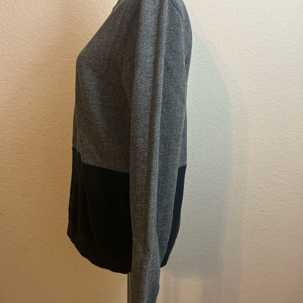 EUC Mens Hollister Grey Black Block Crewneck‎ Sweater Size Medium - Picture 4 of 9